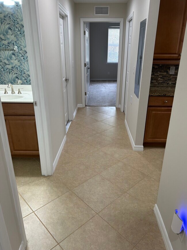 Building Photo - 7511 Oakshade Cir