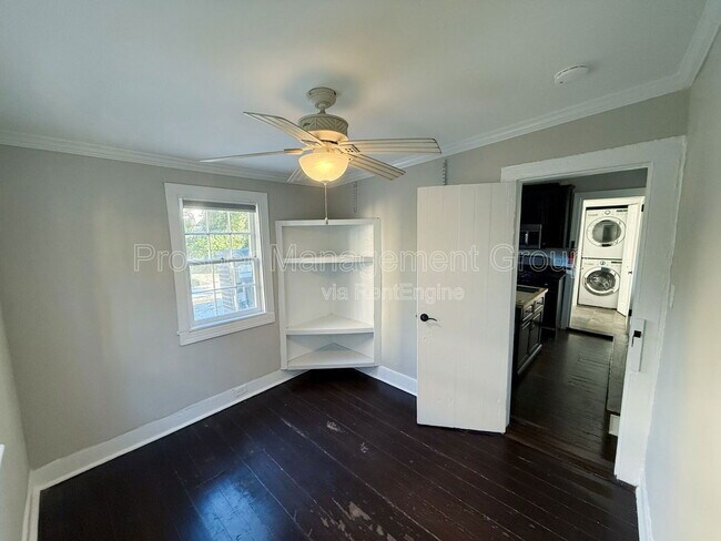 Building Photo - 70 Radcliffe St