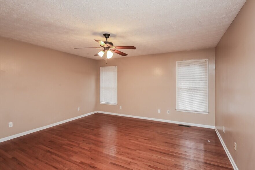 Building Photo - 710 Maggie Mae Ln