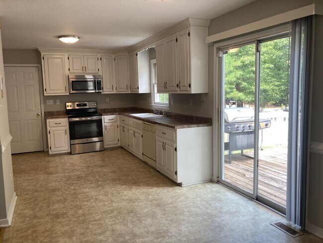 Building Photo - 5901 Tuskwillow Dr