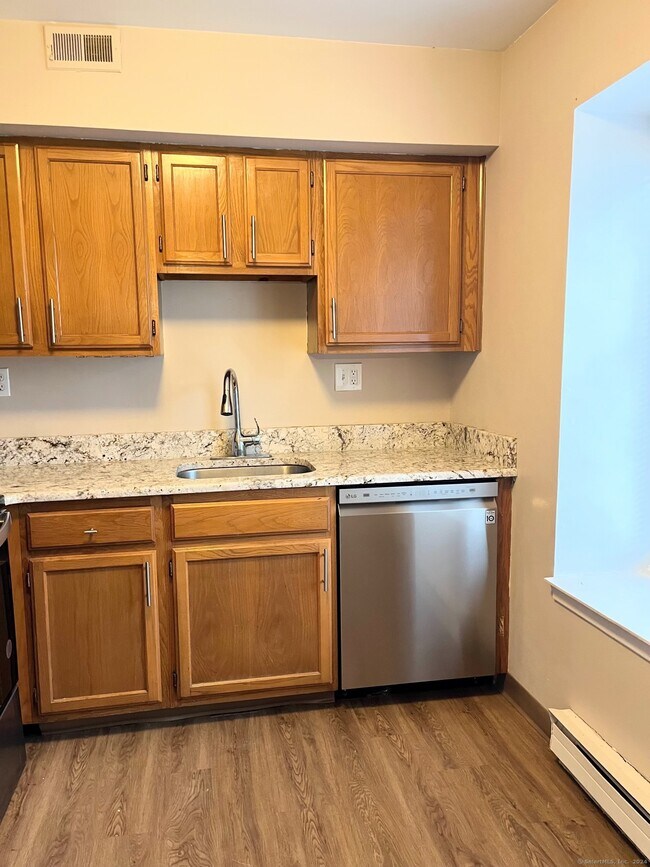 Building Photo - 97 Candlewood Dr