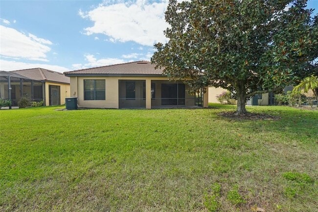 Building Photo - 127 Silver Falls Dr