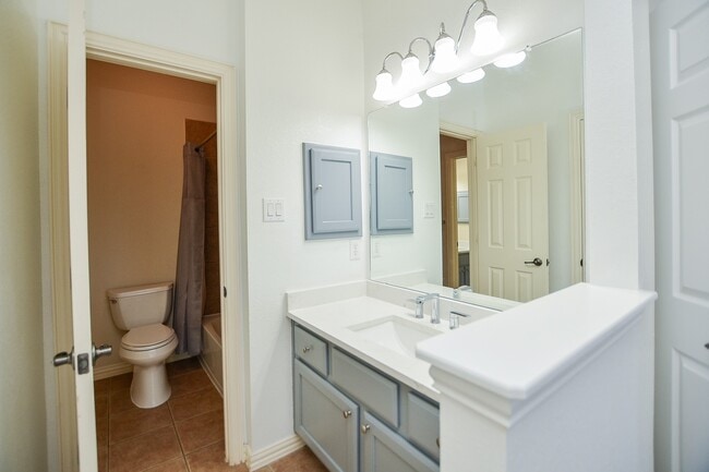 Building Photo - 4315 Village Forest Dr