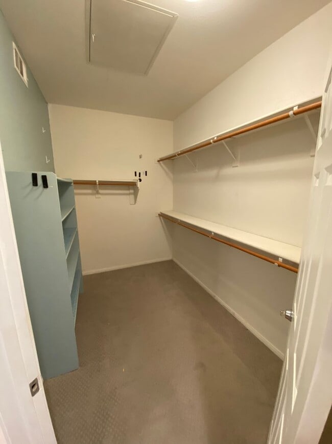 Building Photo - 11865 Tevare Ln