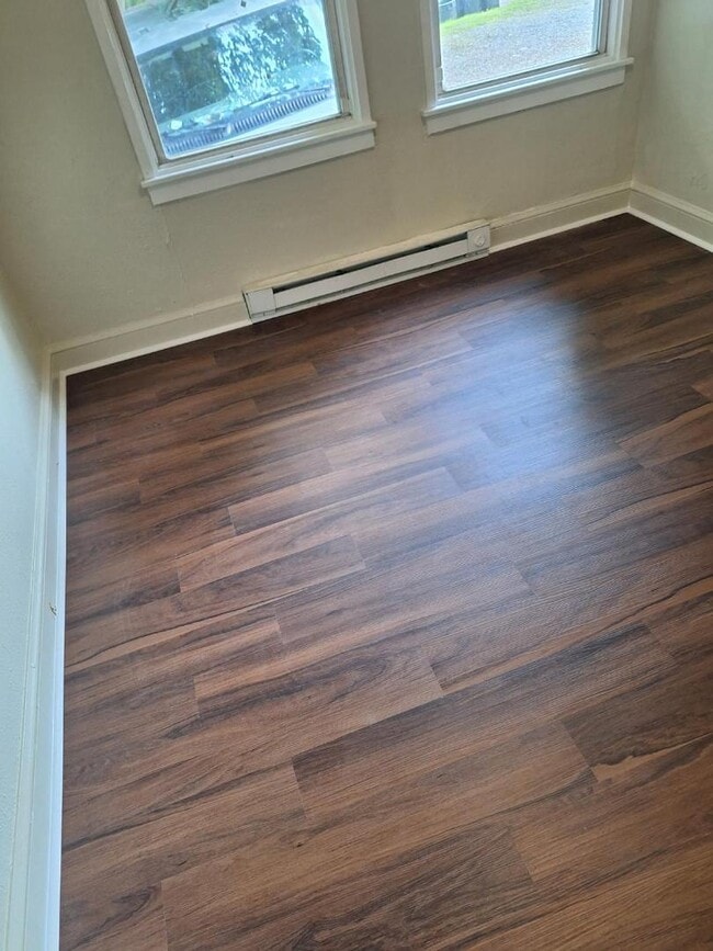 Building Photo - 10 Circle Dr