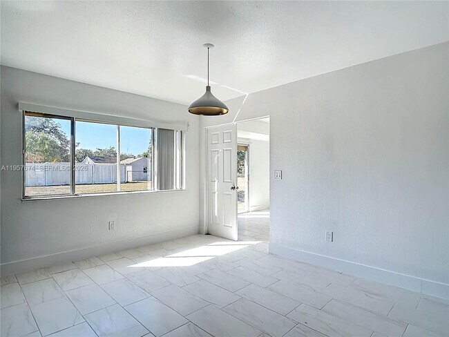 Building Photo - 4487 Pocatella Ave