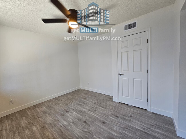 Building Photo - 2535 W Missouri Ave