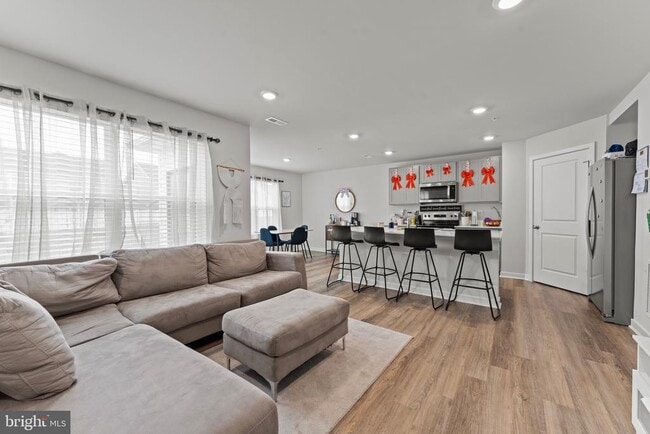 Building Photo - 140 Wood Walk Ave