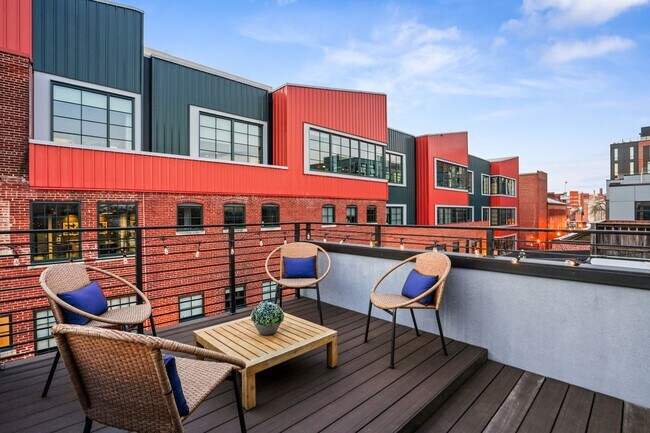 Building Photo - 1805 Wiltberger St NW