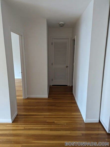 Building Photo - 525 Highland Ave