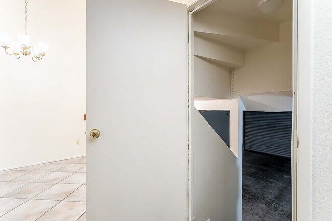 Building Photo - 3874 Paseo de Las Canchas