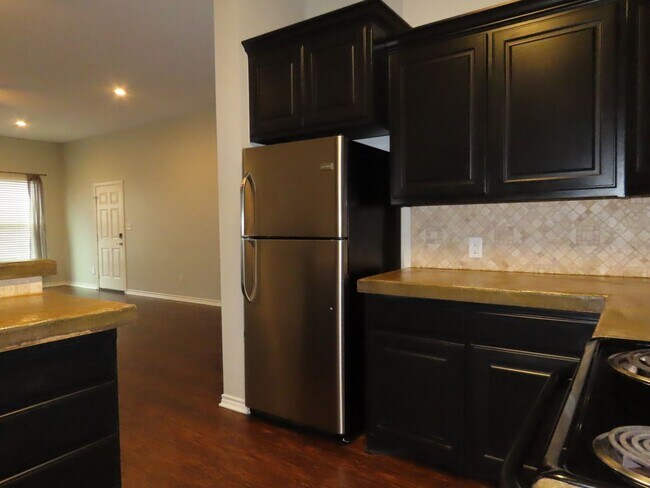 Building Photo - 2434 Haverhill Dr