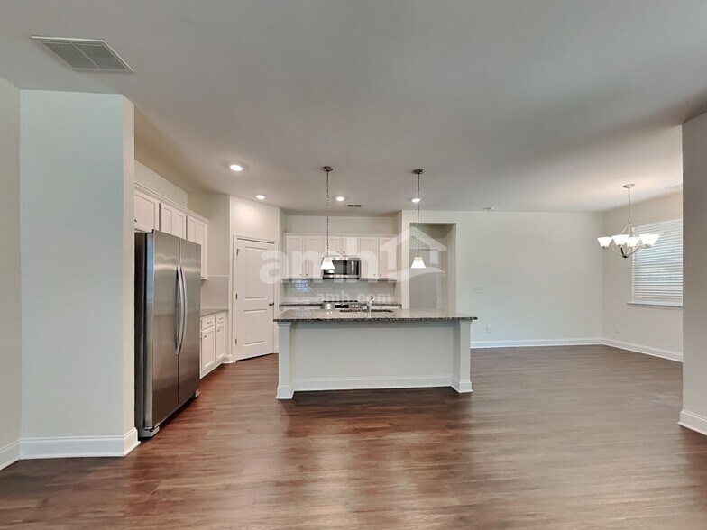 Building Photo - 3401 38th St NW