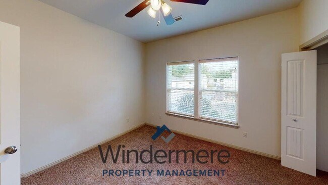 Building Photo - coll1100