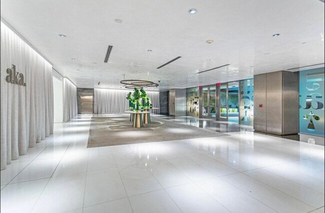 Building Photo - 1395 Brickell Ave
