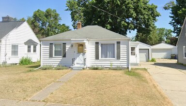Building Photo - Adorable home on the NE side of Grand Rapids!