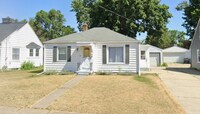 Building Photo - Adorable home on the NE side of Grand Rapids!