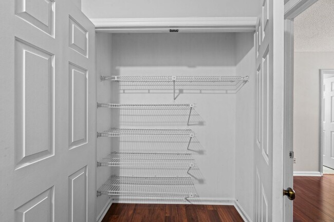 Building Photo - 5624 Darrow Dr