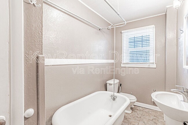 Building Photo - 3935 Wolff St