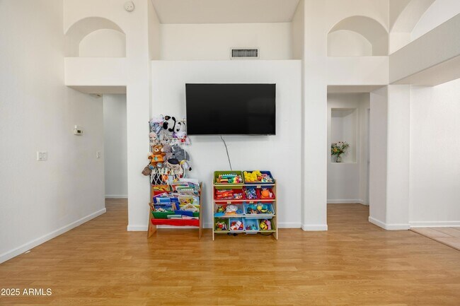 Building Photo - 3408 E Rockwood Dr