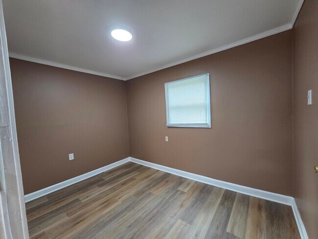 Building Photo - 3263 Baskin St