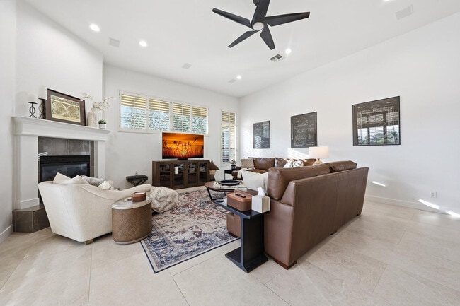 Building Photo - 6570 S Bogle Ave