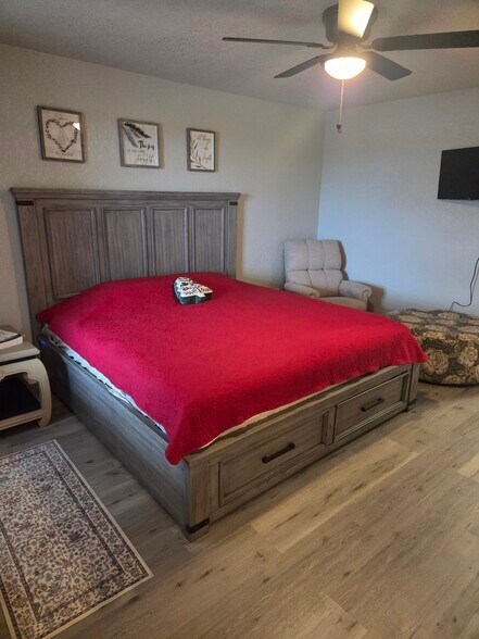 Building Photo - 2741 May St