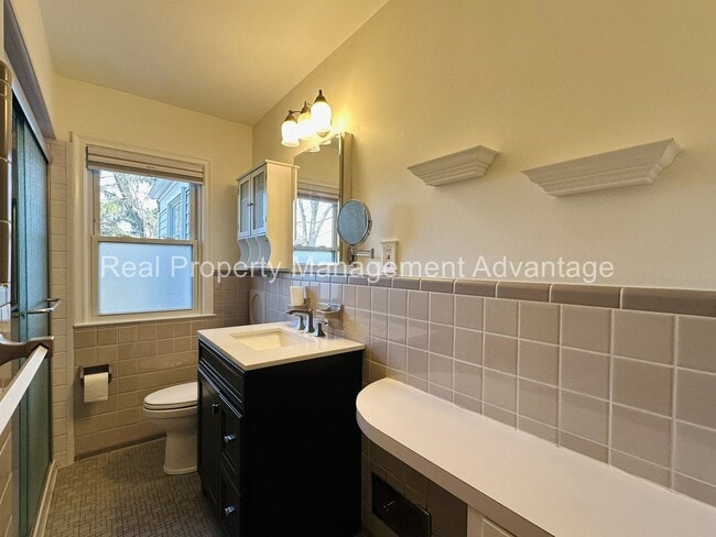 Building Photo - Charming 3-Bedroom Ranch minutes from Woodward Ave, Birmingham, and Berkley!