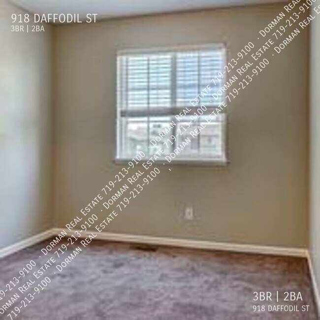 Building Photo - 918 Daffodil St