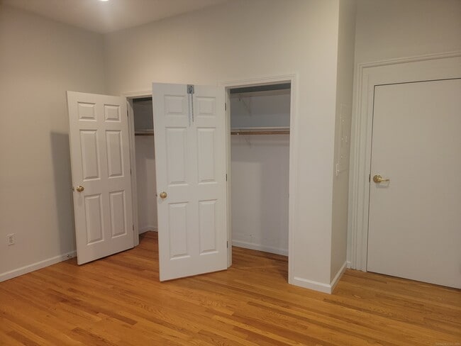 Building Photo - 1094 Main St