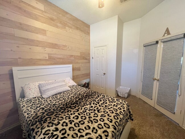 Building Photo - NEW IN MANAGEMENT - AVAILABLE NOW