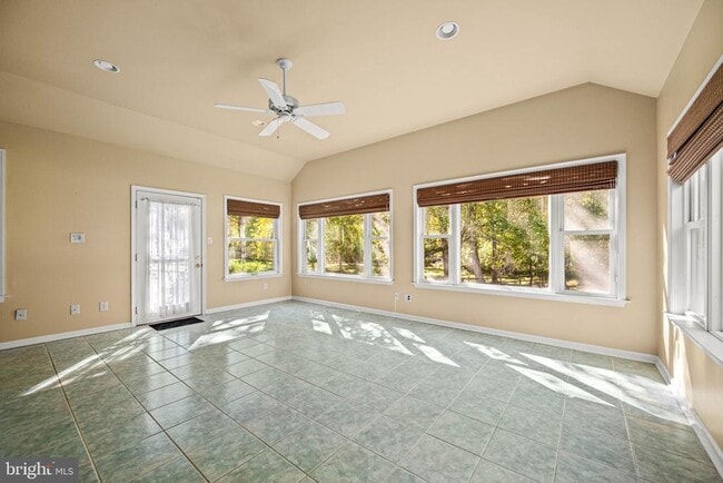 Building Photo - 401 Alderbrook Dr