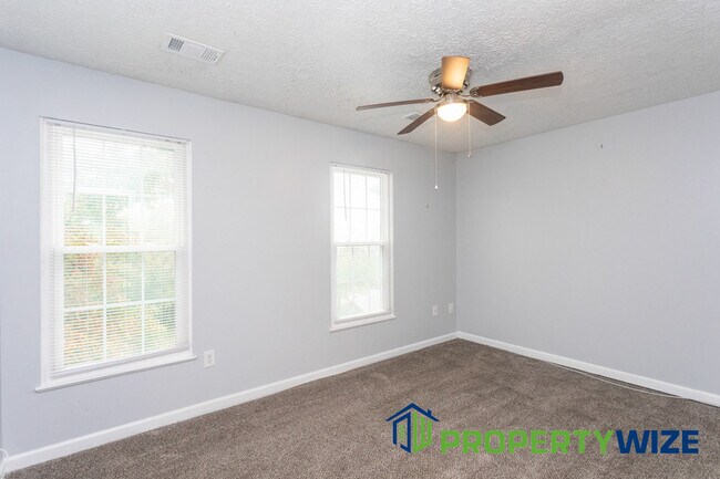 Building Photo - 10 Blackfoot Ct