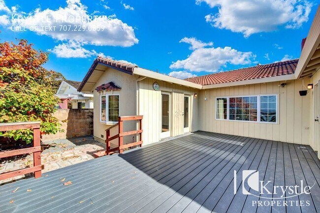 Building Photo - 949 N Camino Alto