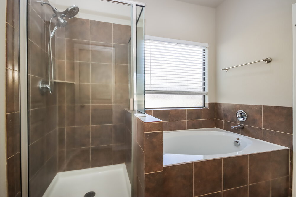 Building Photo - 18554 Sunrise Pines Dr