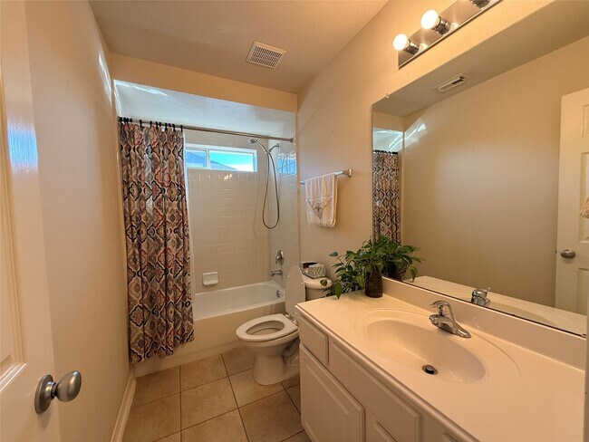 Building Photo - 410 Willow Pointe Dr