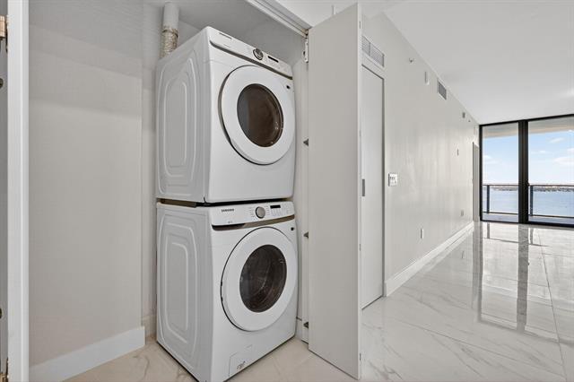 Building Photo - 701 NE 23rd St