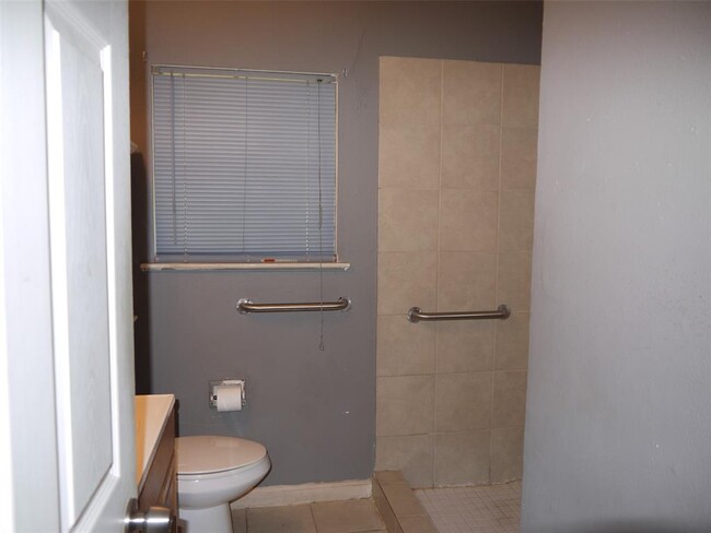 Building Photo - 5767 Westover St