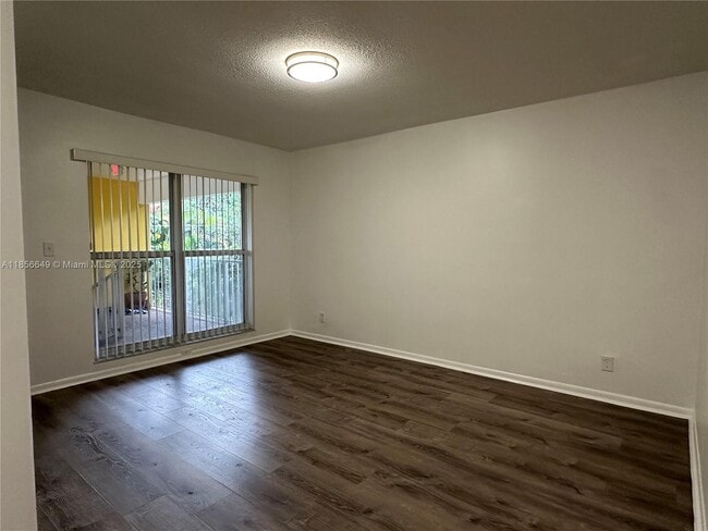 Building Photo - 2822 Van Buren St