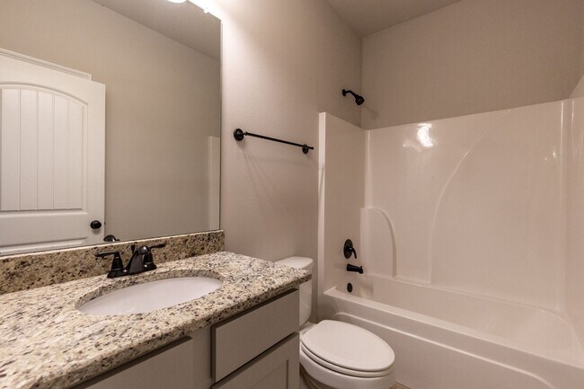 Building Photo - 3/2 Bedroom Fairhope!
