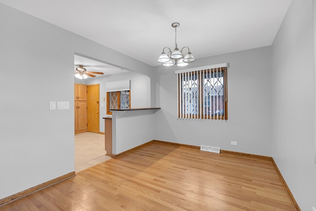 Building Photo - 650 Patricia Ln