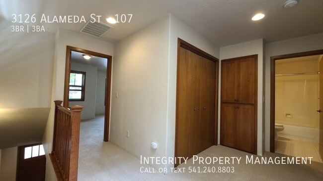 Building Photo - 3126 Alameda St