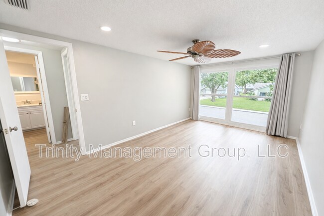 Building Photo - 8605 Wagon Wheel Ln