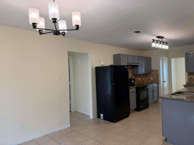 Building Photo - 18403 Willow Moss Dr