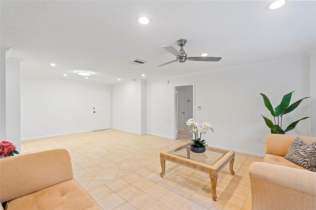 Building Photo - 5100 N Ocean Blvd