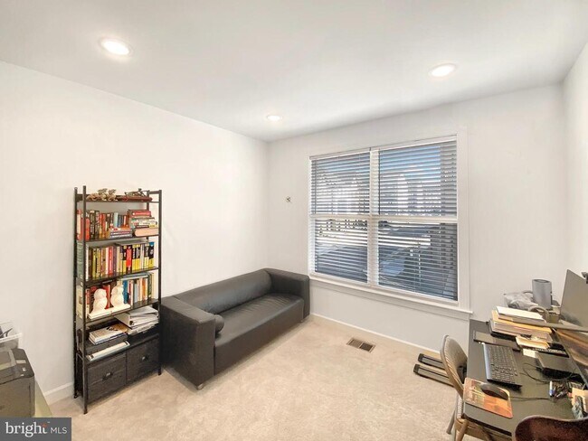 Building Photo - 14344 Yesler Ave