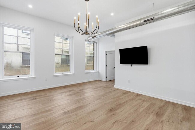 Building Photo - 203 S 13th St