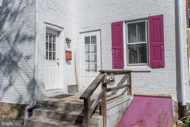 Building Photo - 34 S Clinton St