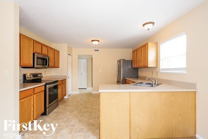 Building Photo - 7228 Village Oaks Dr