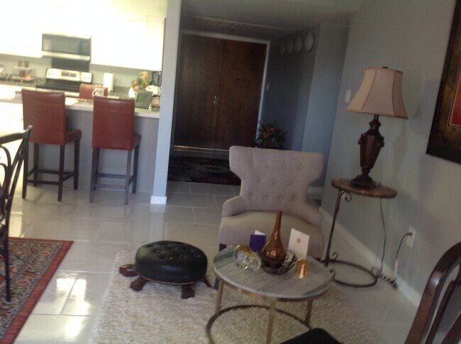 Building Photo - 7950 E Camelback Rd